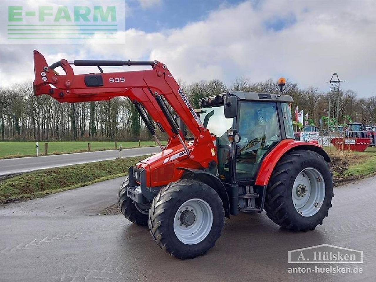 Massey Ferguson mf 5435 mit frontlader - Traktors: foto 1 Massey Ferguson mf 5435 mit frontlader - Traktors: foto 1