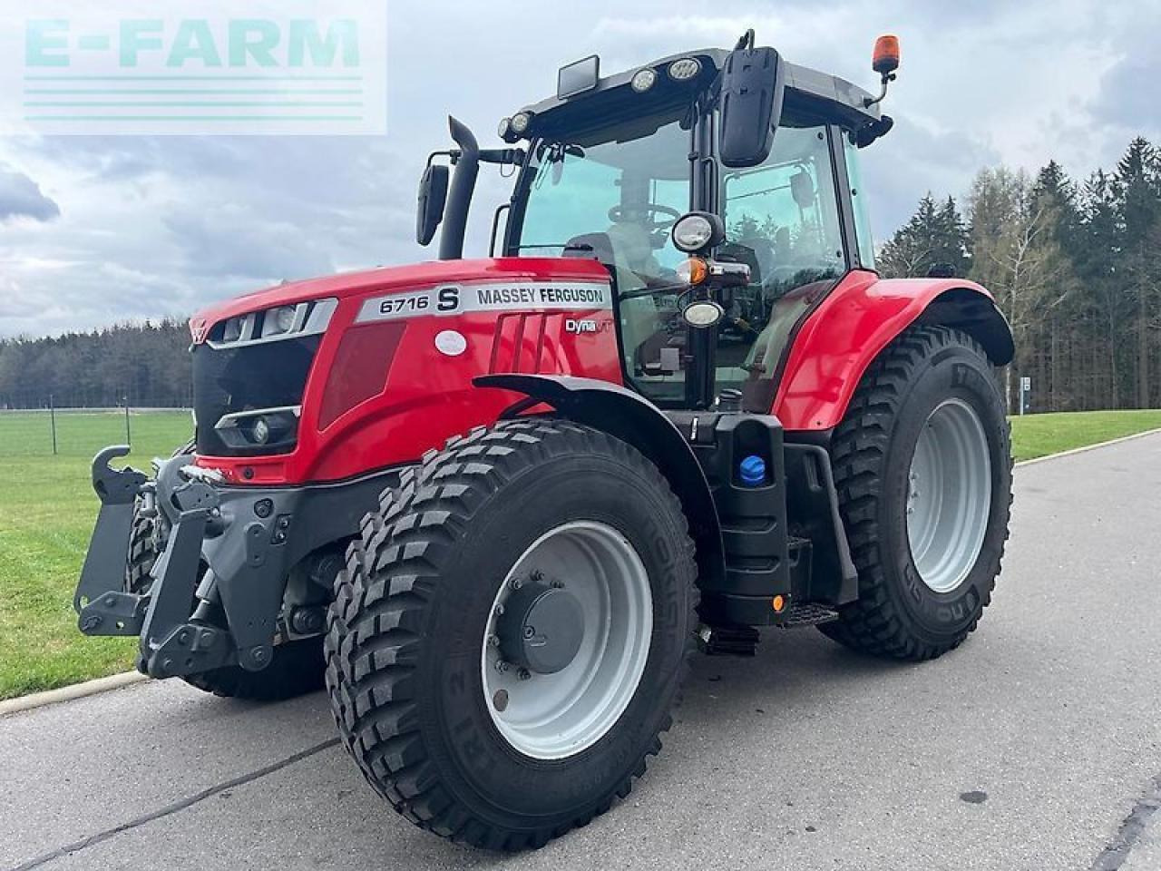 Massey Ferguson mf 6716 s dyna-vt efficient Efficient - Traktors: foto 1 Massey Ferguson mf 6716 s dyna-vt efficient Efficient - Traktors: foto 1