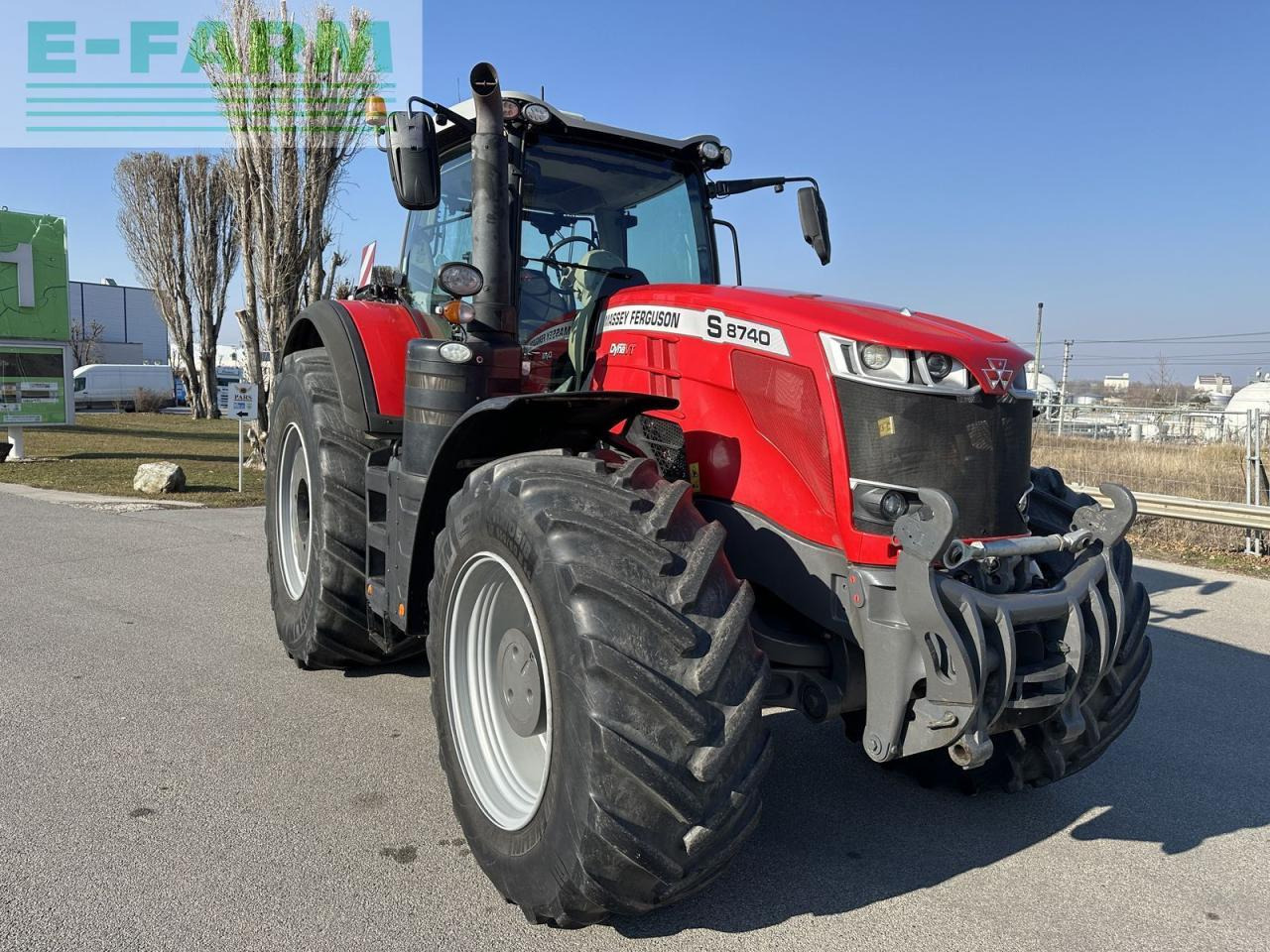 Massey Ferguson mf 8740 s (stage v) - Traktors: foto 1 Massey Ferguson mf 8740 s (stage v) - Traktors: foto 1