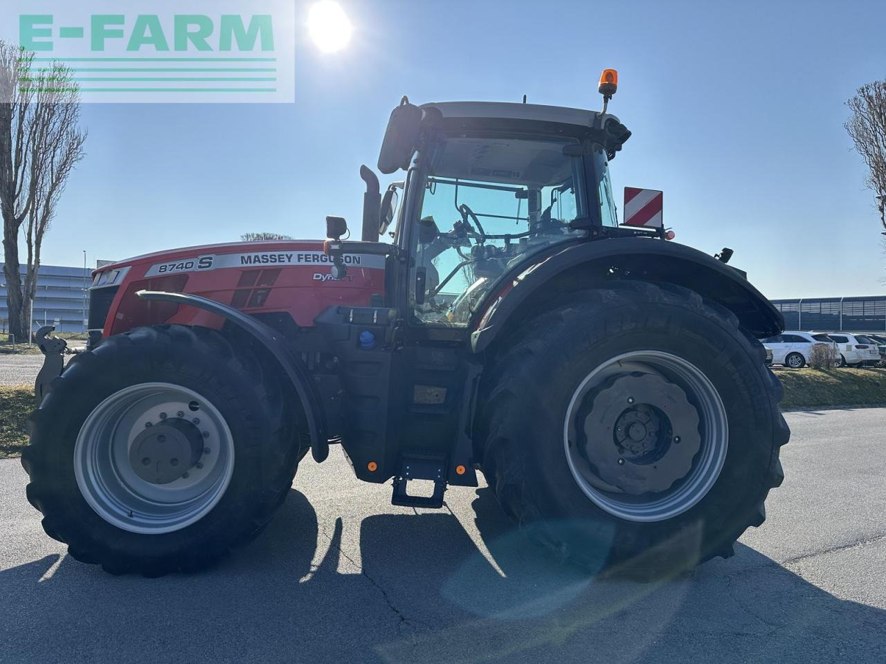 Massey Ferguson mf 8740 s (stage v) - Traktors: foto 4 Massey Ferguson mf 8740 s (stage v) - Traktors: foto 4