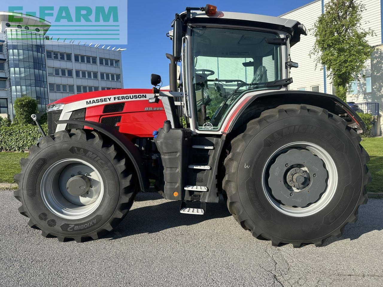 Massey Ferguson mf 8s.225 - Traktors: foto 5 Massey Ferguson mf 8s.225 - Traktors: foto 5