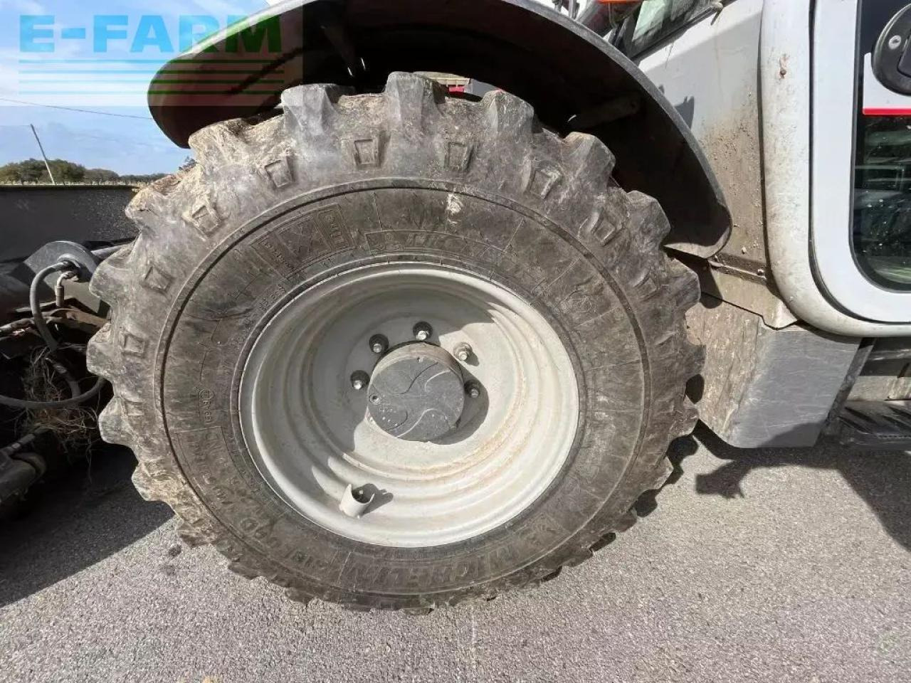 Massey Ferguson th7038 - Teleskopiskais iekrāvējs: foto 2 Massey Ferguson th7038 - Teleskopiskais iekrāvējs: foto 2