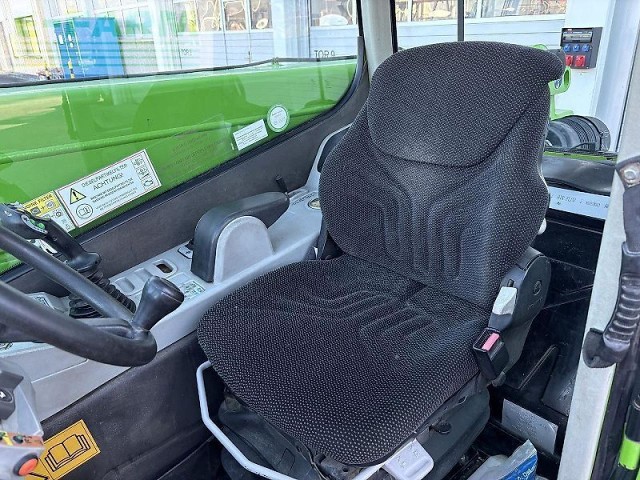 Teleskopiskais iekrāvējs Merlo p 32.6 top: foto 14 Teleskopiskais iekrāvējs Merlo p 32.6 top: foto 14