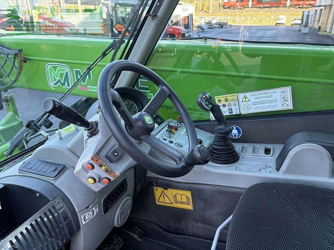 Teleskopiskais iekrāvējs Merlo p 32.6 top: foto 13 Teleskopiskais iekrāvējs Merlo p 32.6 top: foto 13