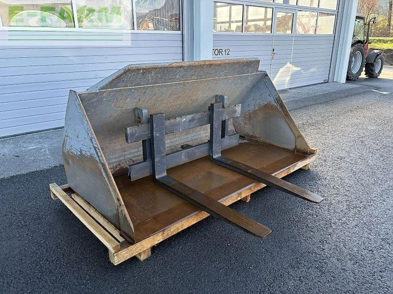 Teleskopiskais iekrāvējs Merlo p 32.6 top: foto 21 Teleskopiskais iekrāvējs Merlo p 32.6 top: foto 21