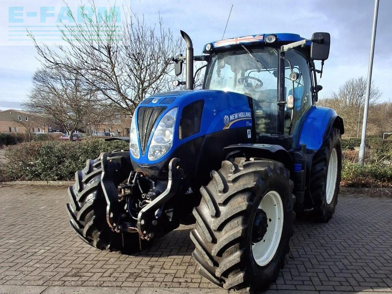 New Holland T7 200 - Traktors: foto 1 New Holland T7 200 - Traktors: foto 1