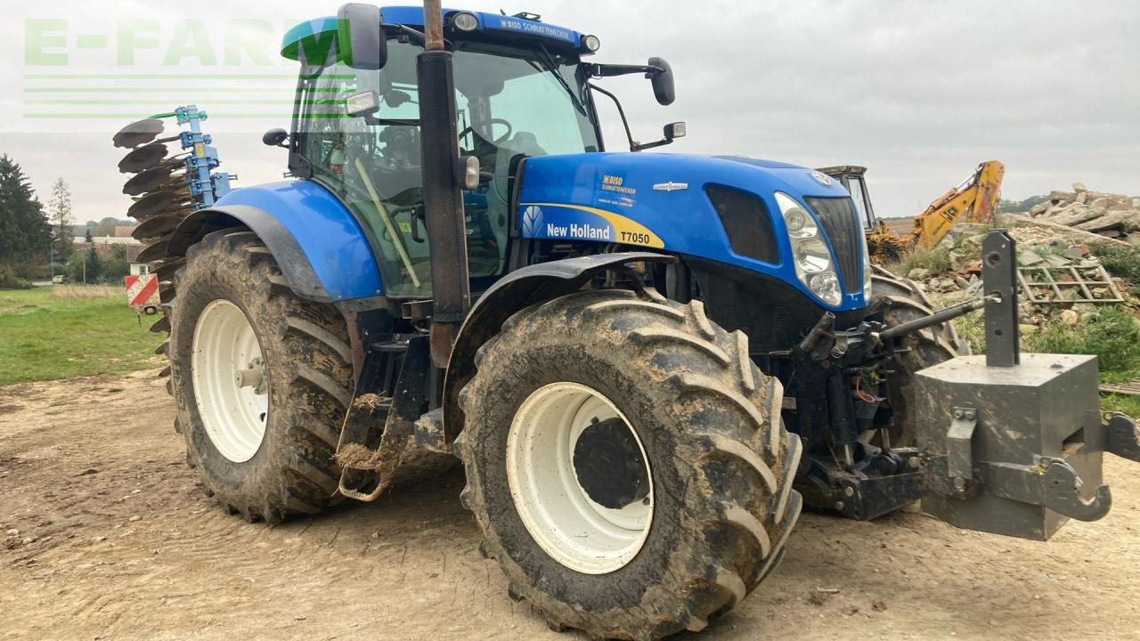 New Holland T7050 - Traktors: foto 4 New Holland T7050 - Traktors: foto 4