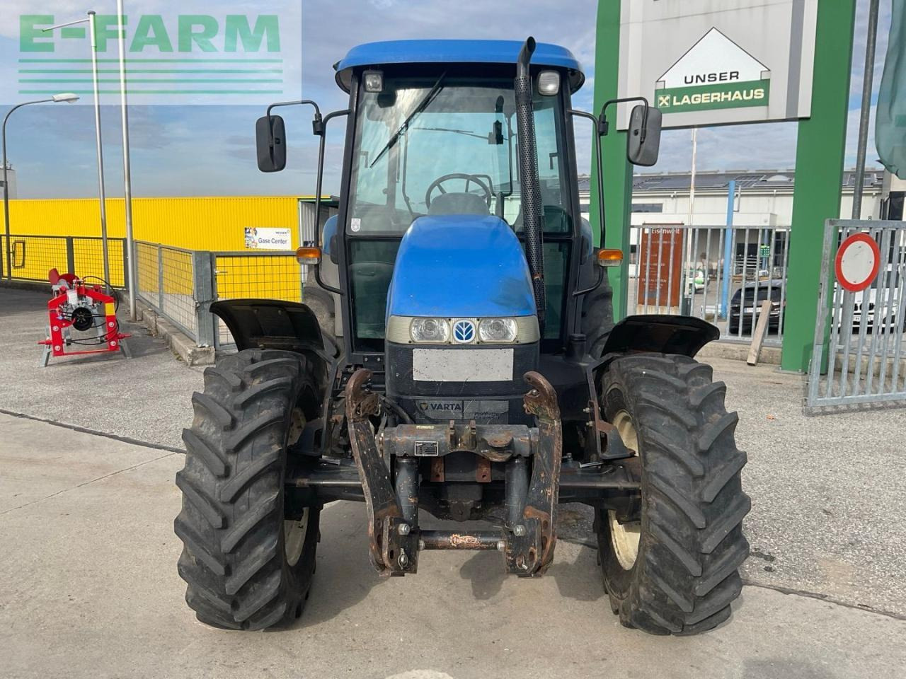 New Holland TD90D D - Traktors: foto 3 New Holland TD90D D - Traktors: foto 3