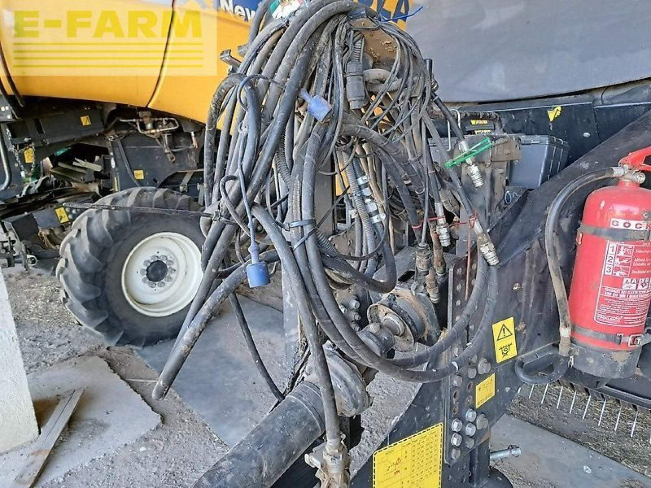 Kīpu prese New Holland bb 1290 r: foto 11