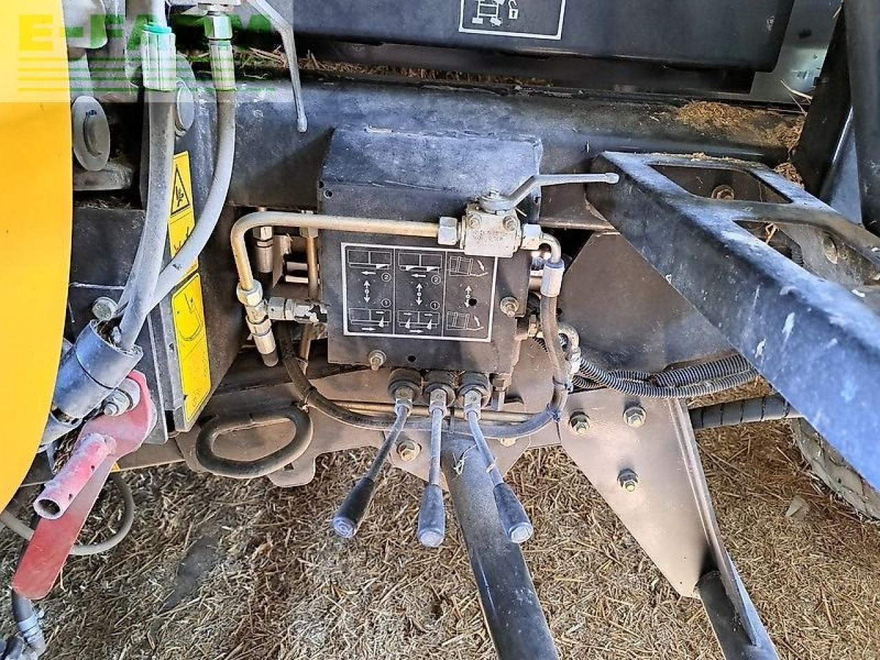 Kīpu prese New Holland bb 1290 r: foto 12
