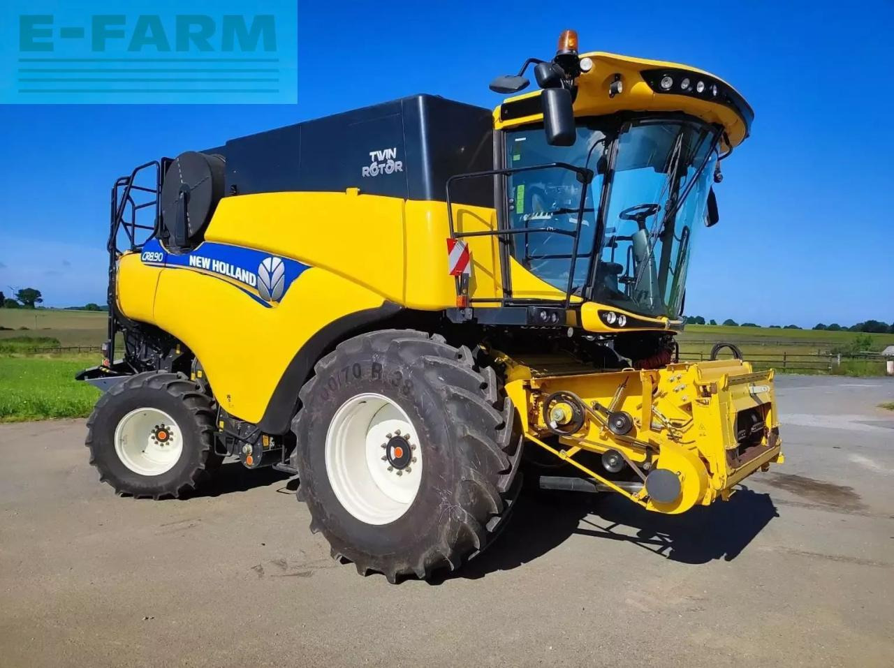 New Holland cr8.90 - Labības kombains: foto 2 New Holland cr8.90 - Labības kombains: foto 2