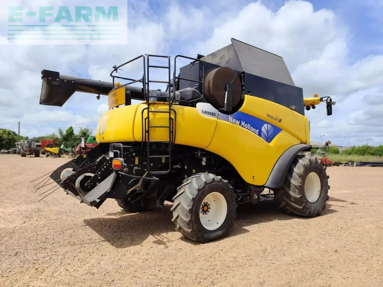 New Holland cr9080 - Labības kombains: foto 2 New Holland cr9080 - Labības kombains: foto 2
