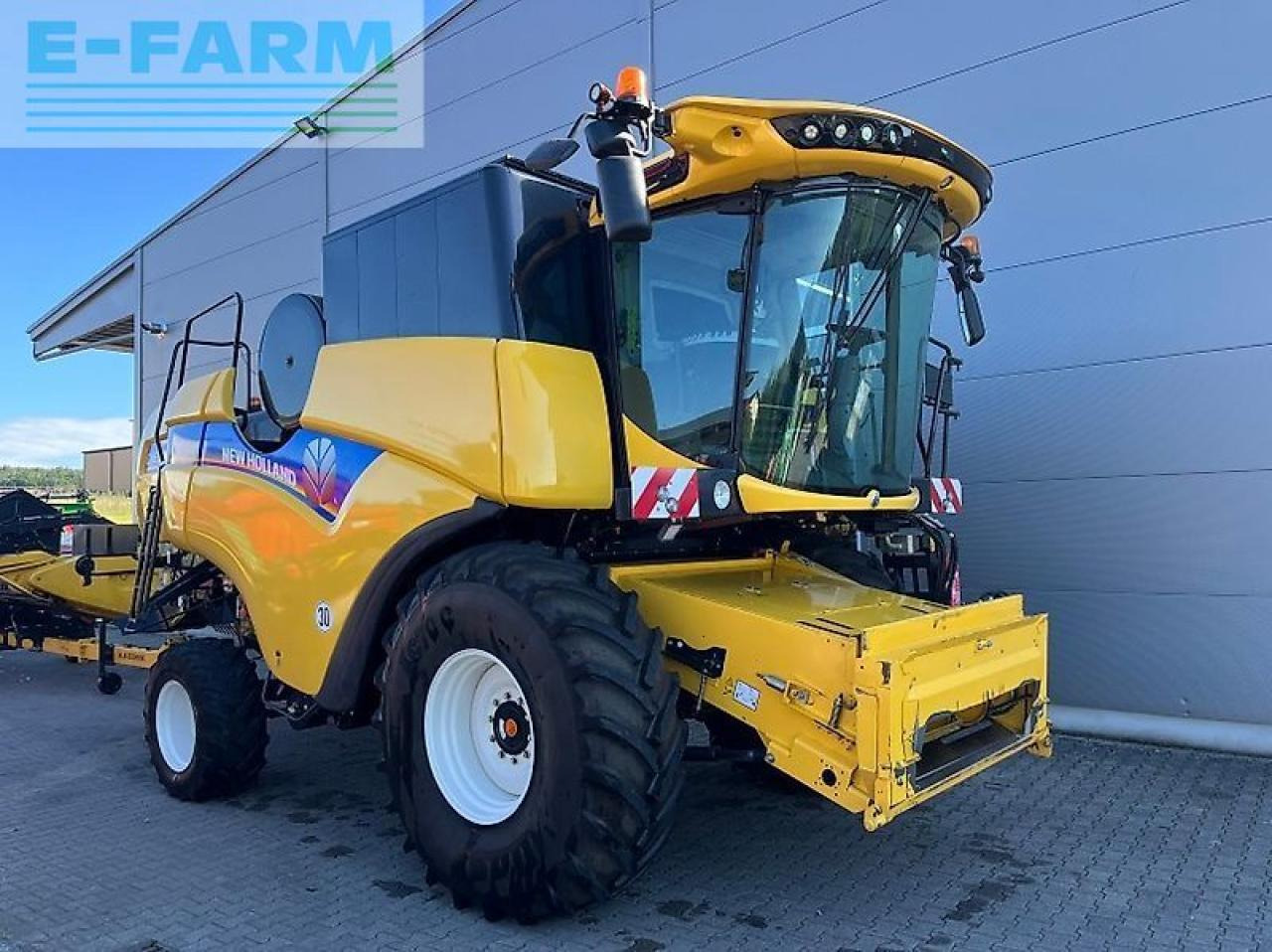 New Holland cx 6.90 - Labības kombains: foto 1 New Holland cx 6.90 - Labības kombains: foto 1