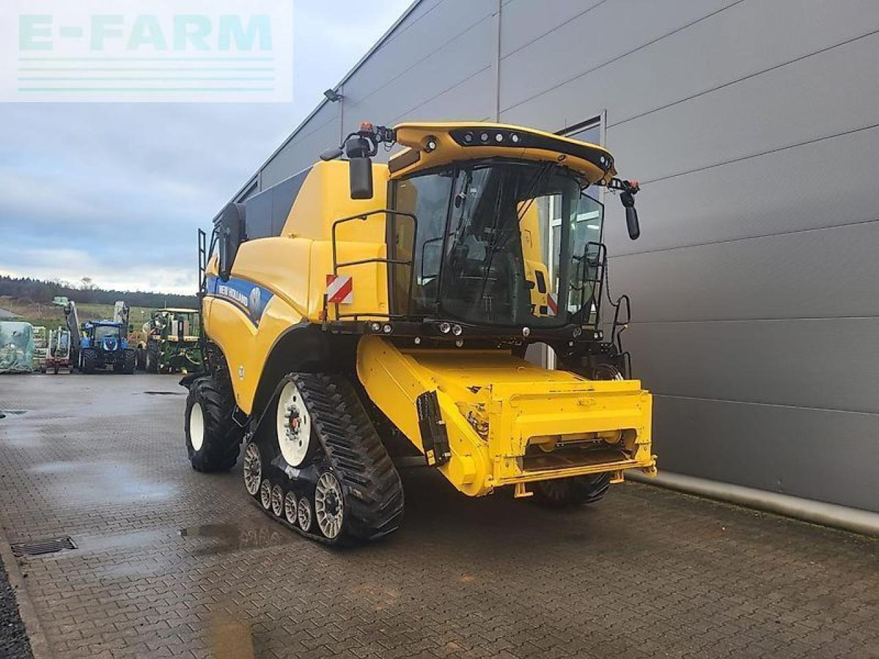 New Holland cx 8.80 raupe - Labības kombains: foto 1 New Holland cx 8.80 raupe - Labības kombains: foto 1