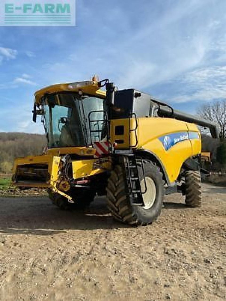 New Holland cx 8090 - Labības kombains: foto 1 New Holland cx 8090 - Labības kombains: foto 1