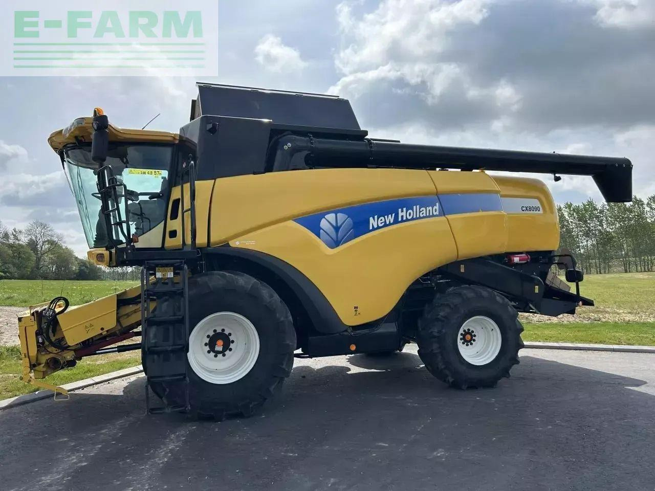 New Holland cx 8090 - Labības kombains: foto 1 New Holland cx 8090 - Labības kombains: foto 1