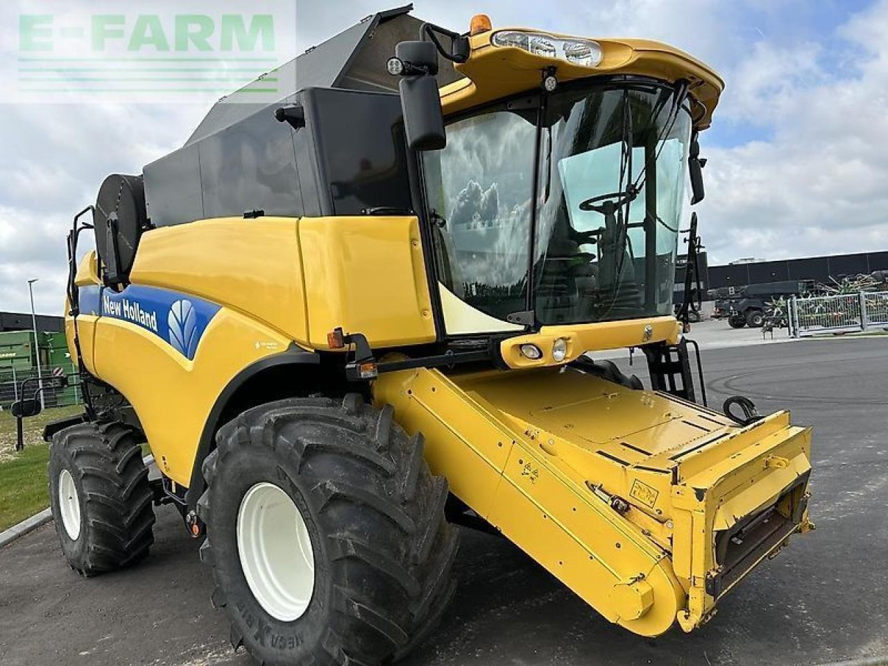 New Holland cx 8090 - Labības kombains: foto 4 New Holland cx 8090 - Labības kombains: foto 4