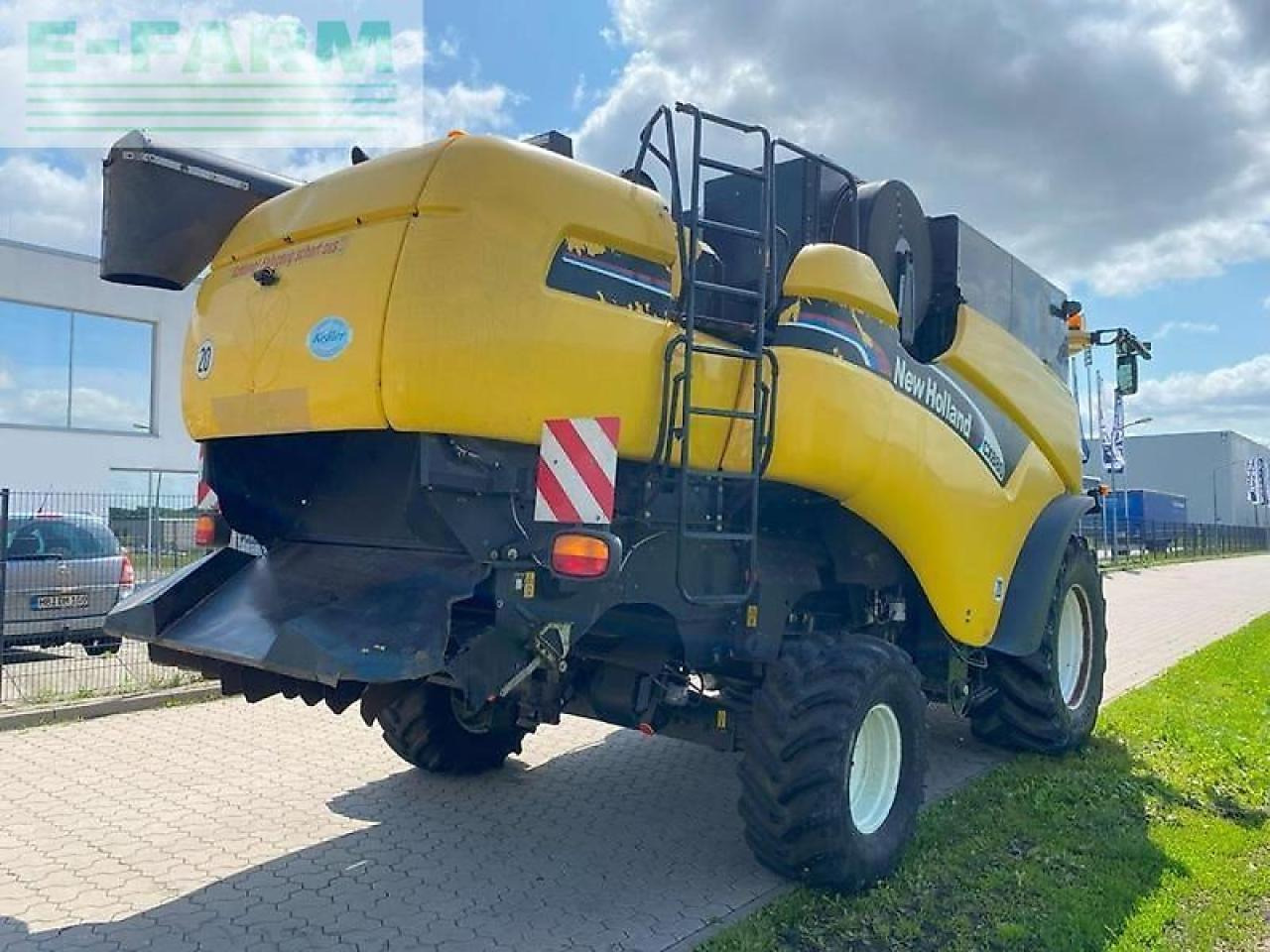 New Holland cx 880 - Labības kombains: foto 4 New Holland cx 880 - Labības kombains: foto 4