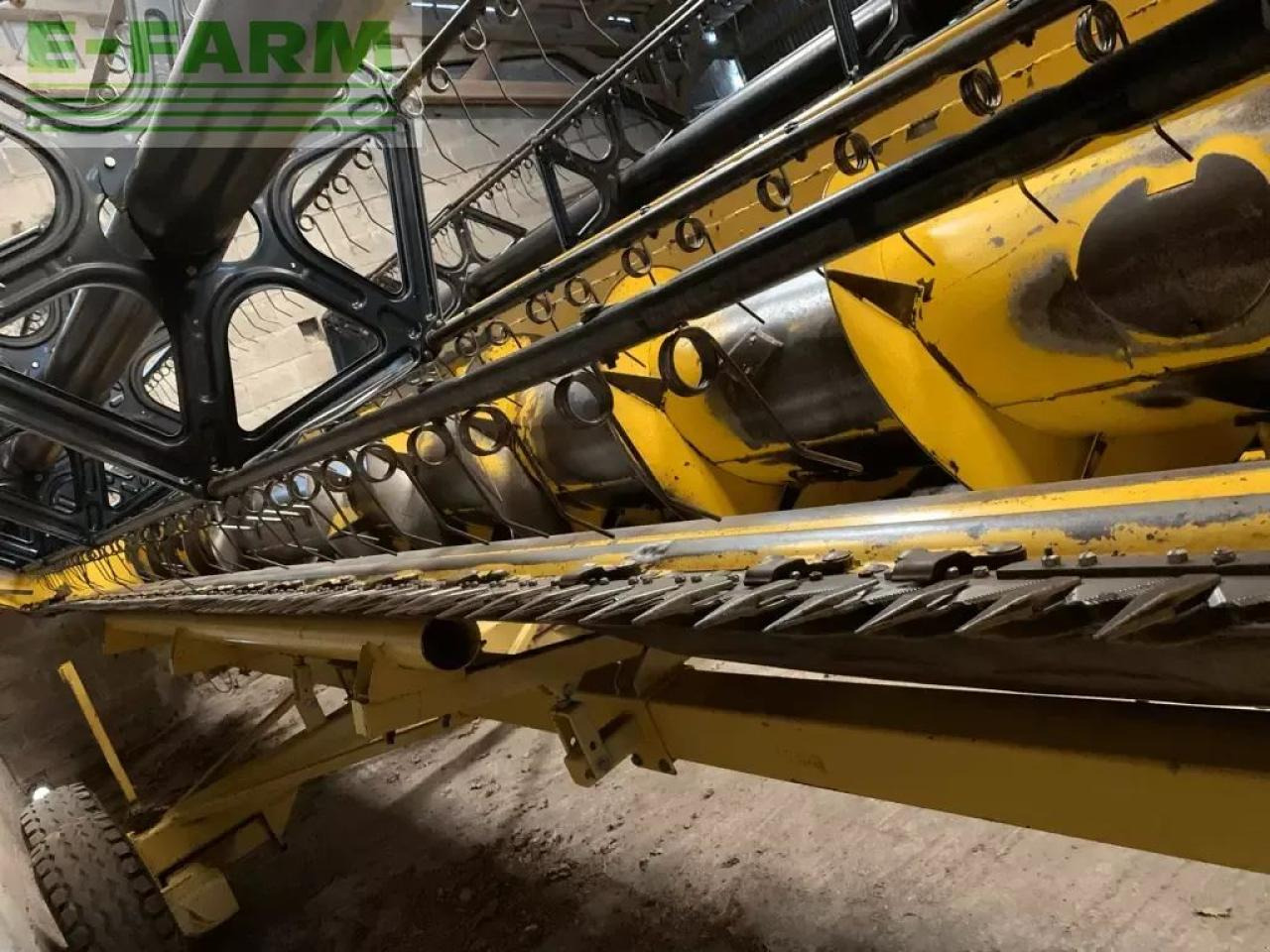 New Holland cx 880 hd - Labības kombains: foto 4 New Holland cx 880 hd - Labības kombains: foto 4