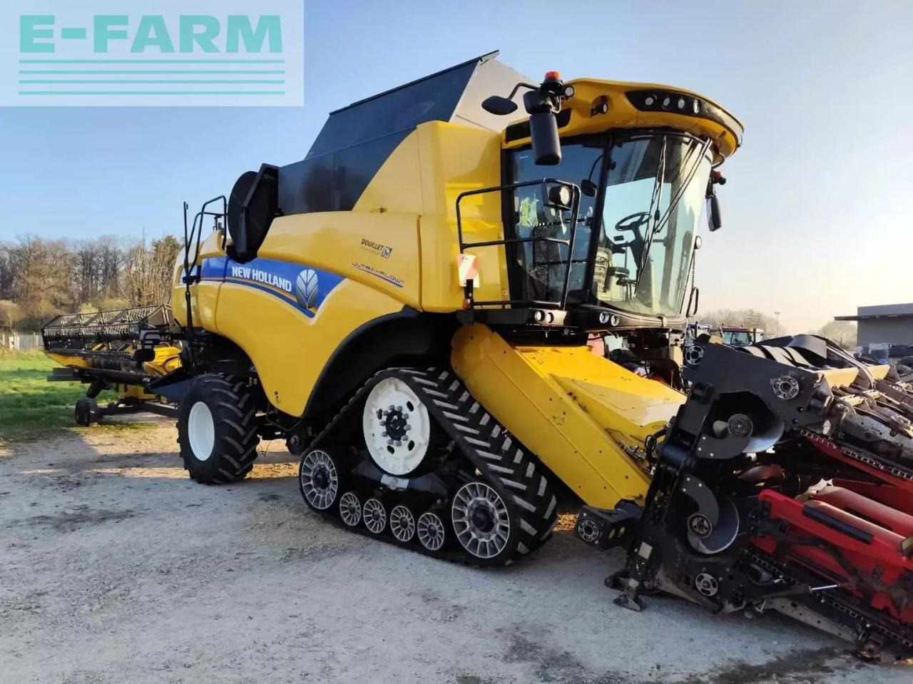 New Holland cx8.80smarttrax - Labības kombains: foto 4 New Holland cx8.80smarttrax - Labības kombains: foto 4