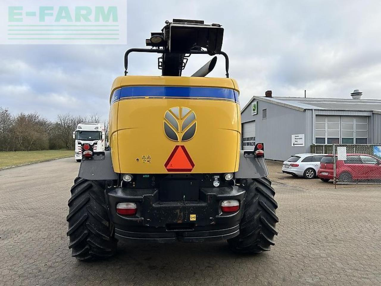 New Holland fr 600 - Lopbarības kombains: foto 2 New Holland fr 600 - Lopbarības kombains: foto 2