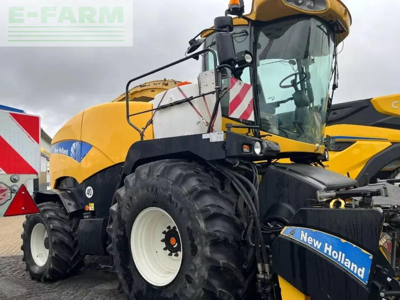 New Holland fr 9050 - Lopbarības kombains: foto 3 New Holland fr 9050 - Lopbarības kombains: foto 3