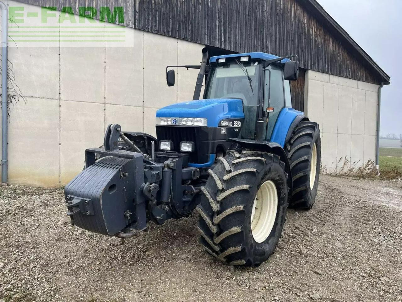 New Holland g 210 / 8870 - Traktors: foto 1 New Holland g 210 / 8870 - Traktors: foto 1