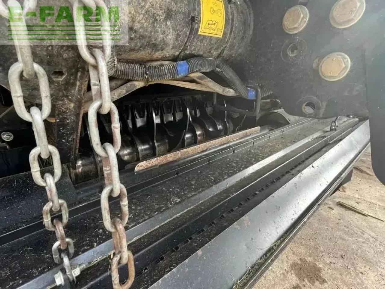 New Holland roll belt 180 - Kīpu prese: foto 4 New Holland roll belt 180 - Kīpu prese: foto 4