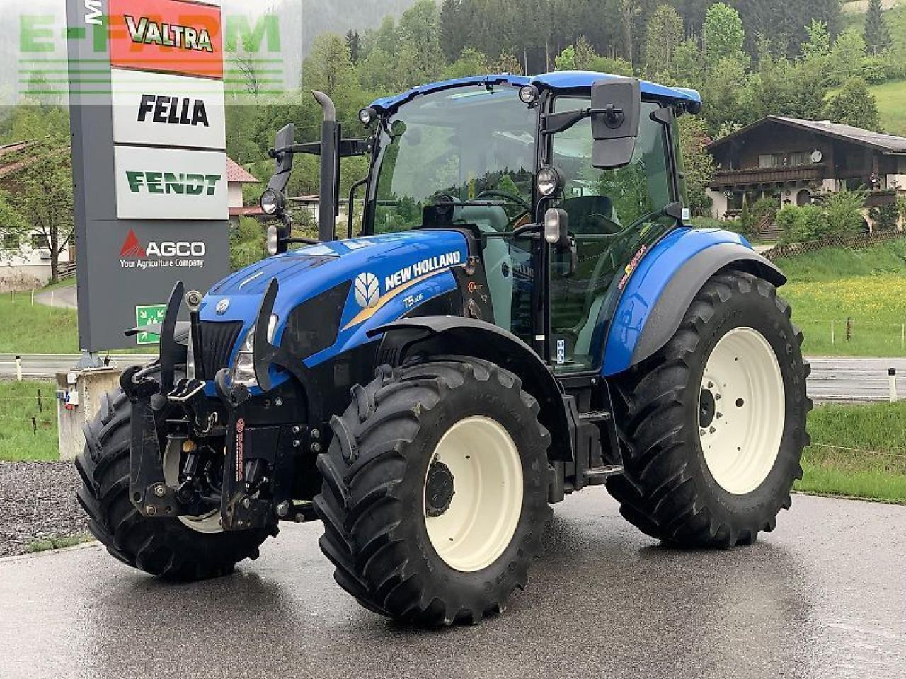 New Holland t 5.105 - Traktors: foto 2 New Holland t 5.105 - Traktors: foto 2