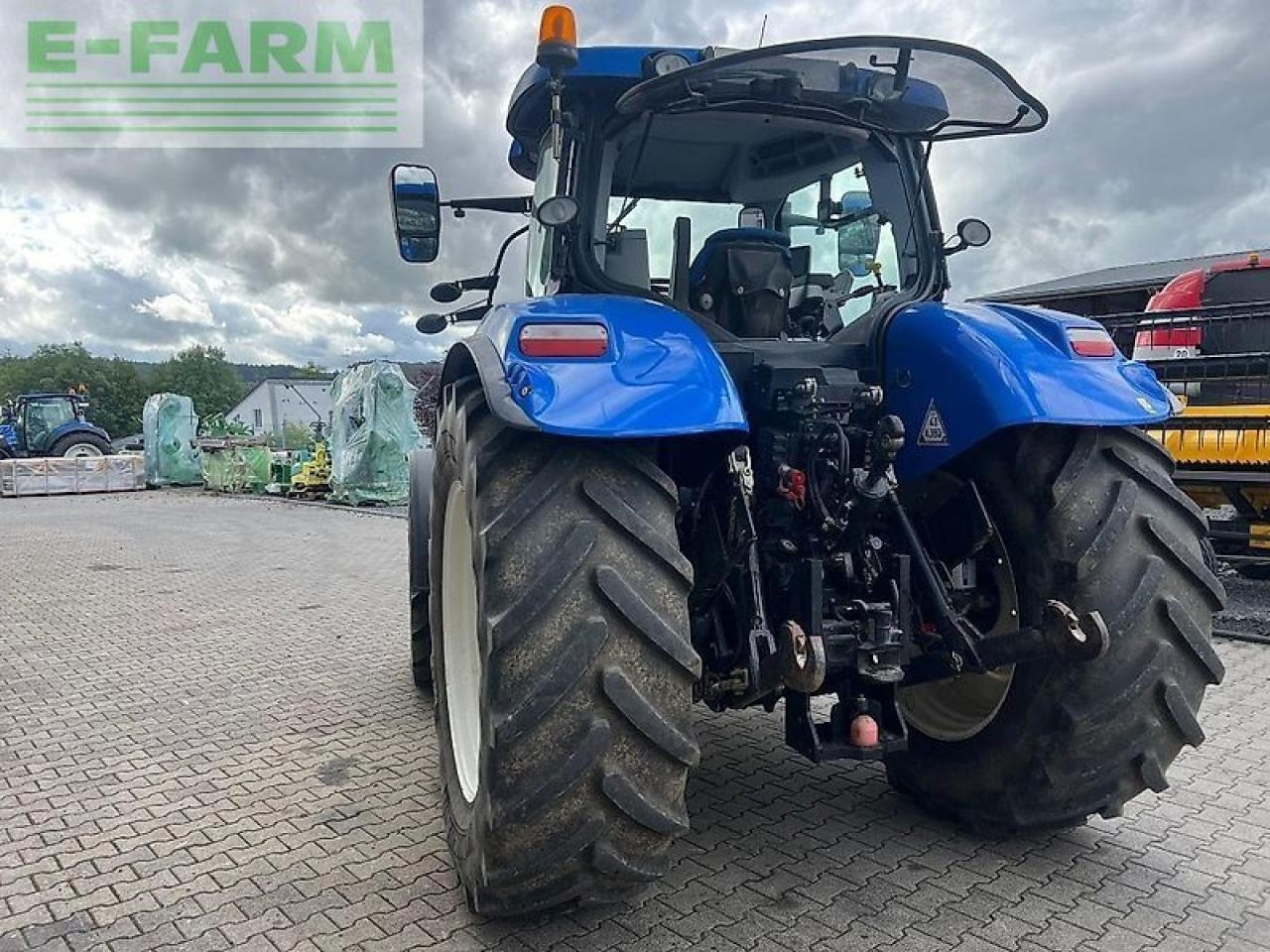 New Holland t 7.200 ac - Traktors: foto 4 New Holland t 7.200 ac - Traktors: foto 4