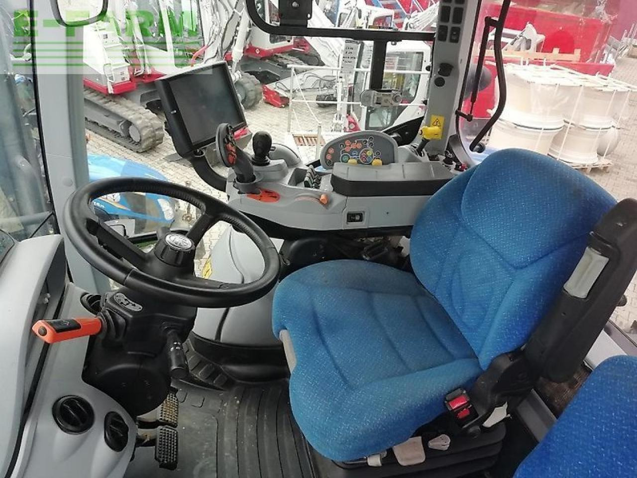 New Holland t 7.200 ac - Traktors: foto 5 New Holland t 7.200 ac - Traktors: foto 5