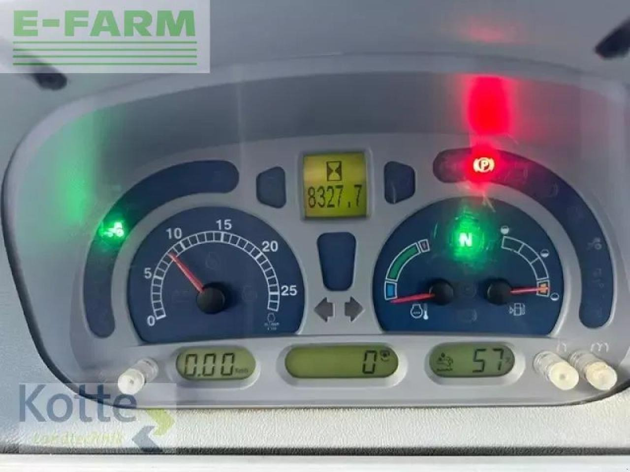 New Holland t 7.210 - Traktors: foto 3 New Holland t 7.210 - Traktors: foto 3