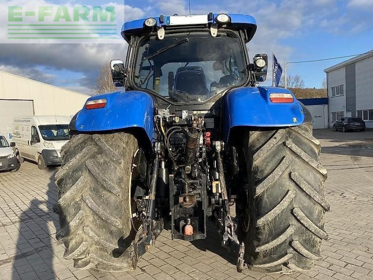 New Holland t 7.220 ac - Traktors: foto 3 New Holland t 7.220 ac - Traktors: foto 3