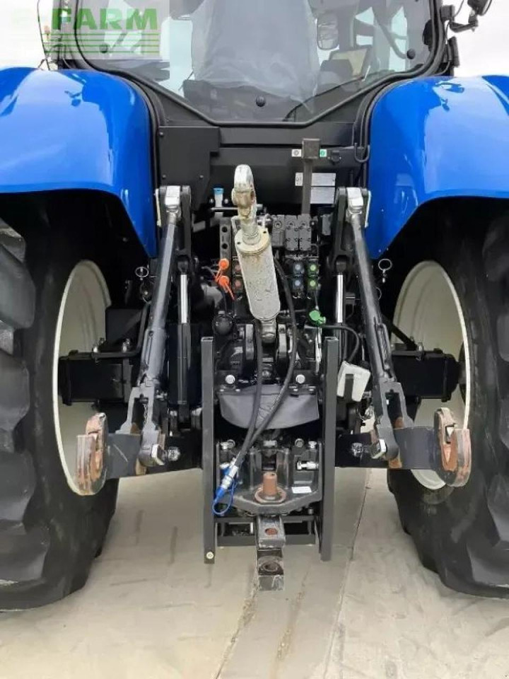 New Holland t 7.260 autocommand gps - Traktors: foto 4 New Holland t 7.260 autocommand gps - Traktors: foto 4
