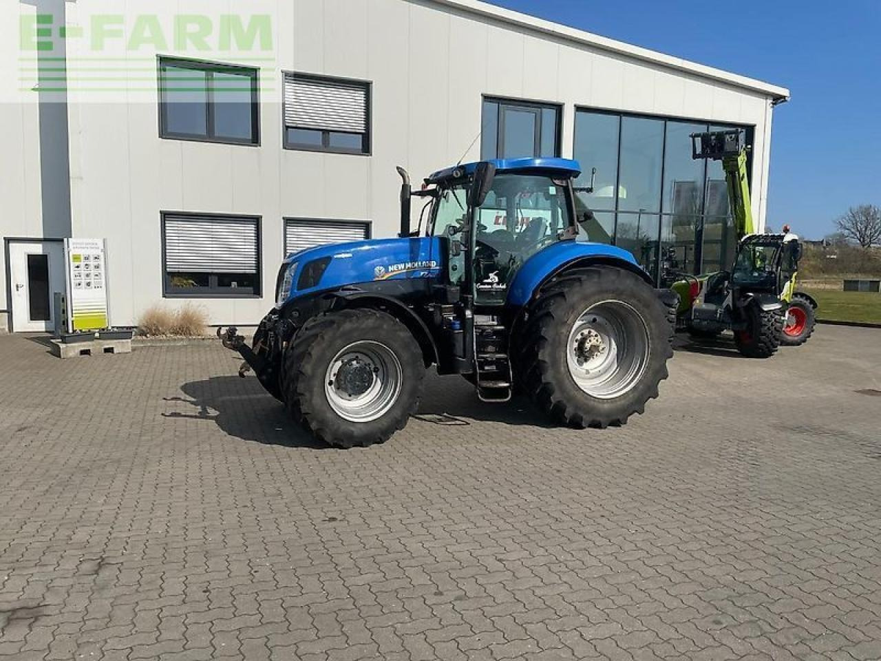New Holland t 7.270 - Traktors: foto 2 New Holland t 7.270 - Traktors: foto 2