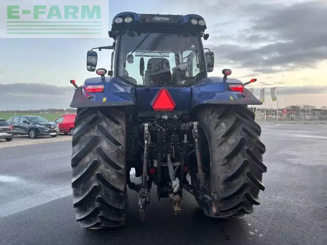 New Holland t 8.410 - Traktors: foto 3 New Holland t 8.410 - Traktors: foto 3