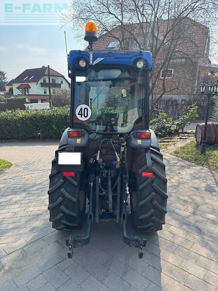New Holland t4.110 v schmalspur V - Traktors: foto 5 New Holland t4.110 v schmalspur V - Traktors: foto 5