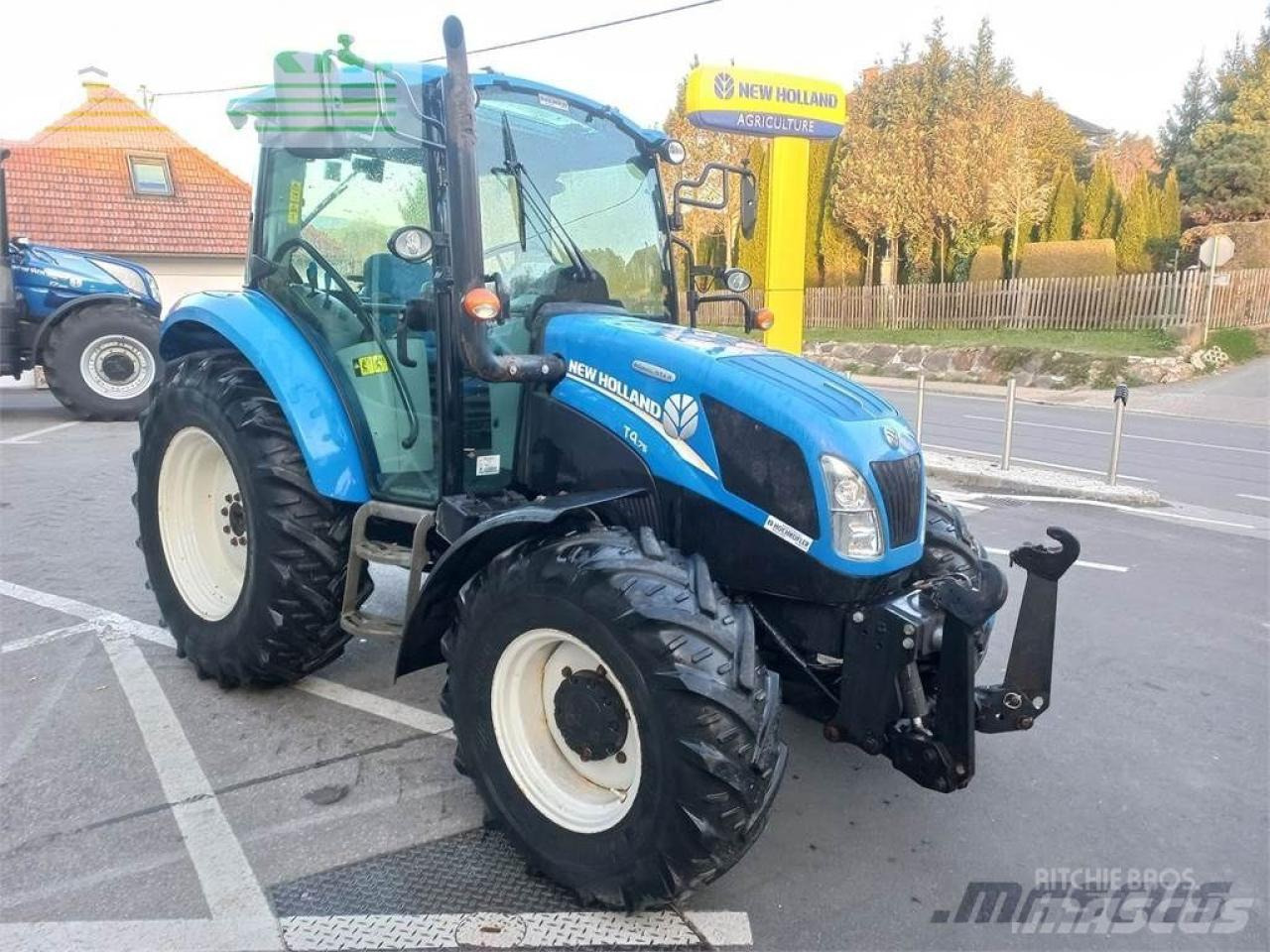 New Holland t4.75 powerstar Powerstar - Traktors: foto 2 New Holland t4.75 powerstar Powerstar - Traktors: foto 2