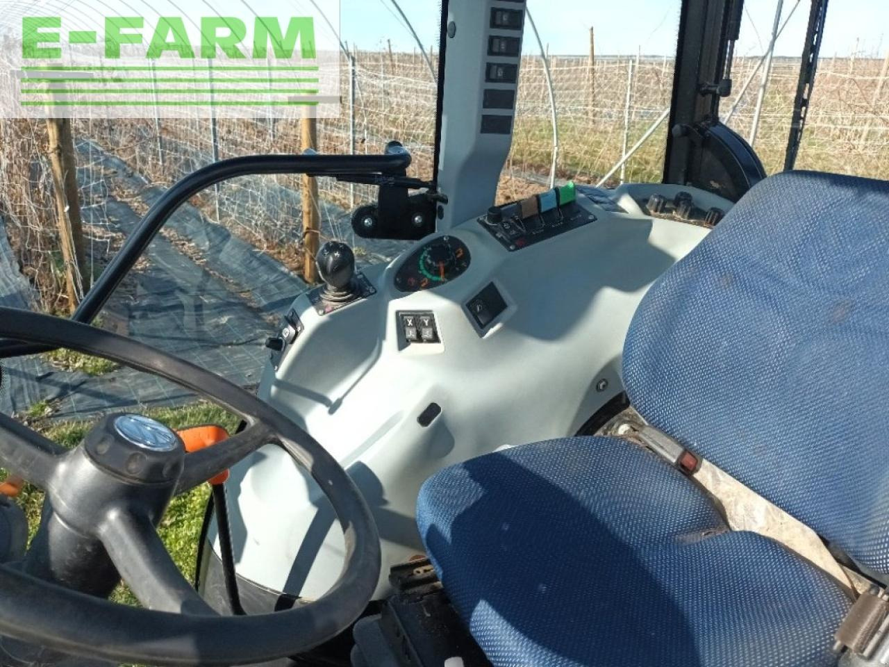 New Holland t4.80 f F - Traktors: foto 3 New Holland t4.80 f F - Traktors: foto 3