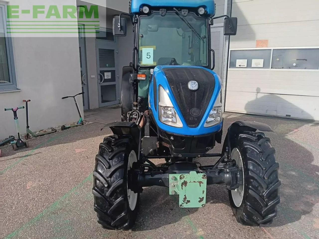 New Holland t4.90 f F - Traktors: foto 2 New Holland t4.90 f F - Traktors: foto 2