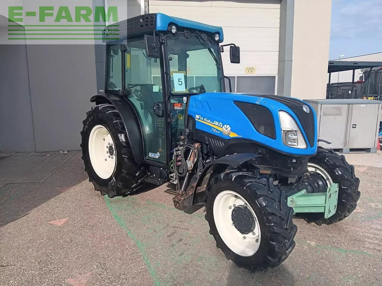 New Holland t4.90 f F - Traktors: foto 1 New Holland t4.90 f F - Traktors: foto 1