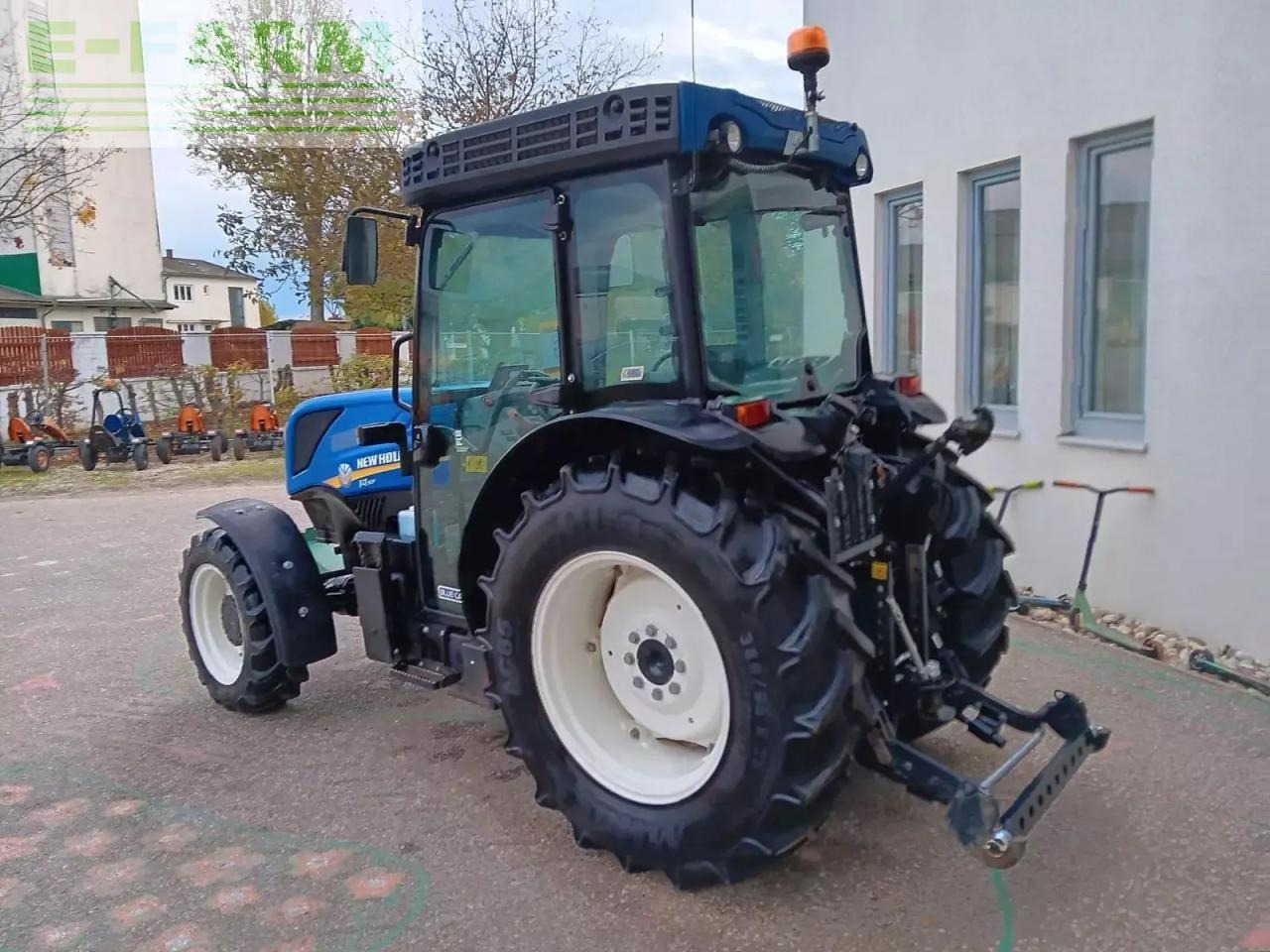 New Holland t4.90 f F - Traktors: foto 5 New Holland t4.90 f F - Traktors: foto 5