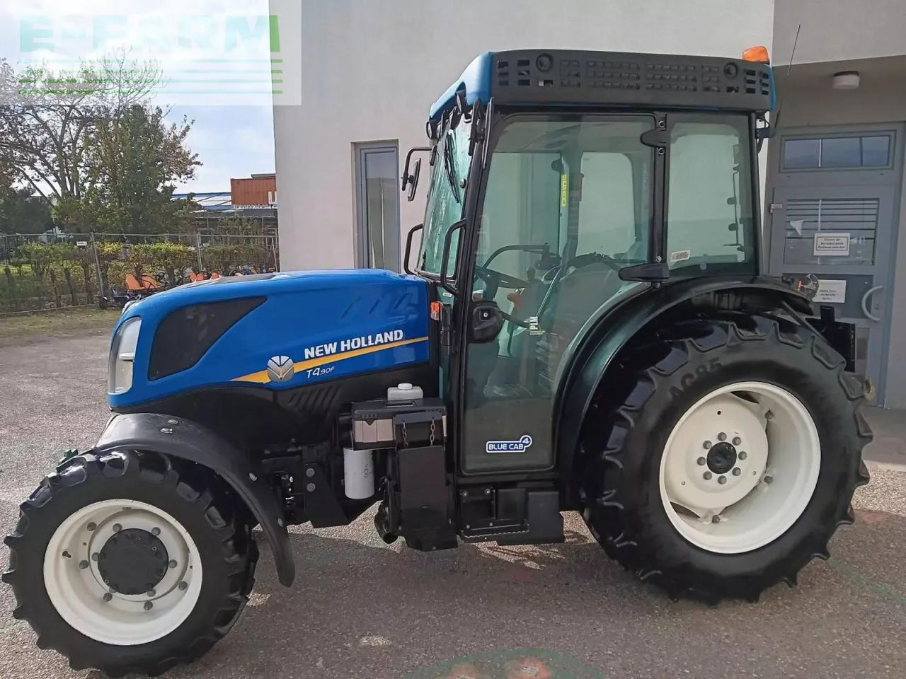 New Holland t4.90 f F - Traktors: foto 3 New Holland t4.90 f F - Traktors: foto 3