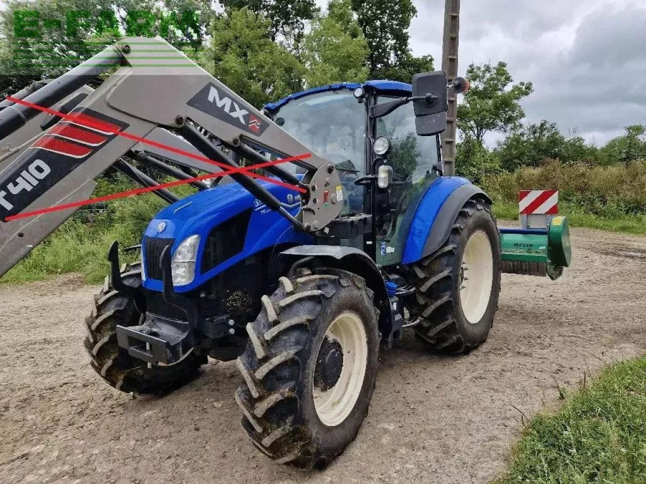 New Holland t5-100 dc - Traktors: foto 1 New Holland t5-100 dc - Traktors: foto 1