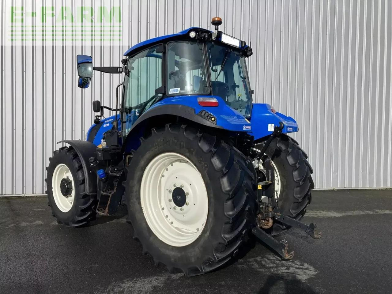 New Holland t5.100 evolution - Traktors: foto 4 New Holland t5.100 evolution - Traktors: foto 4