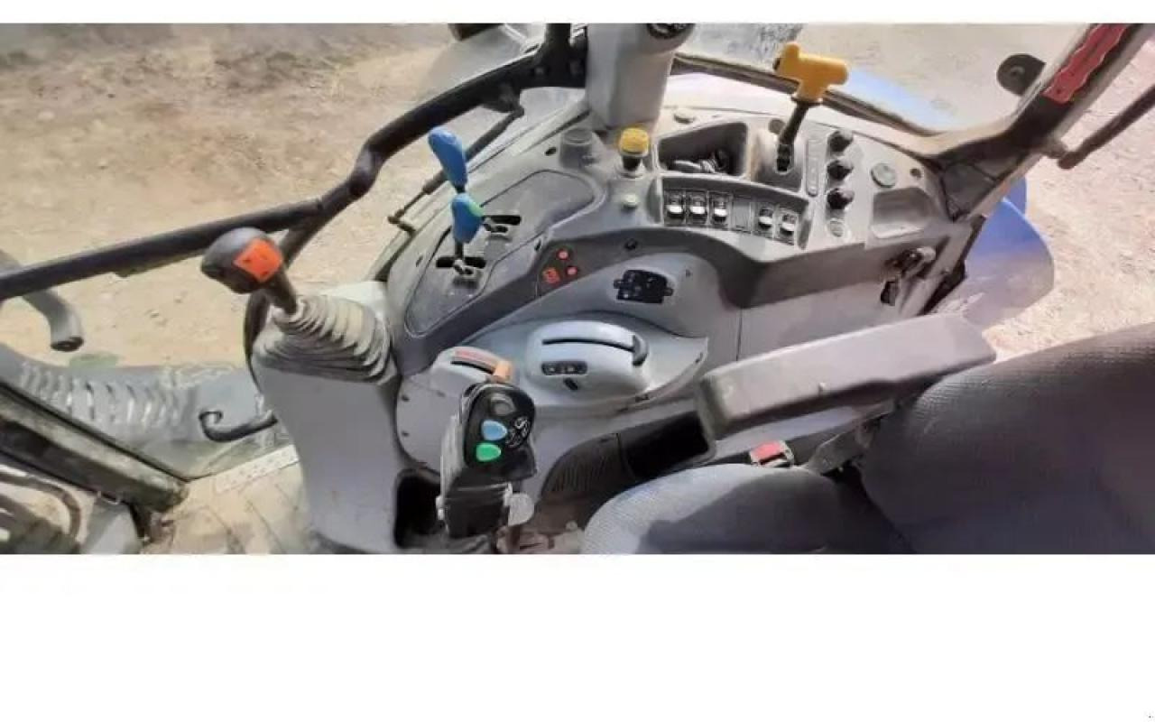 New Holland t5-100ec EC - Traktors: foto 3 New Holland t5-100ec EC - Traktors: foto 3