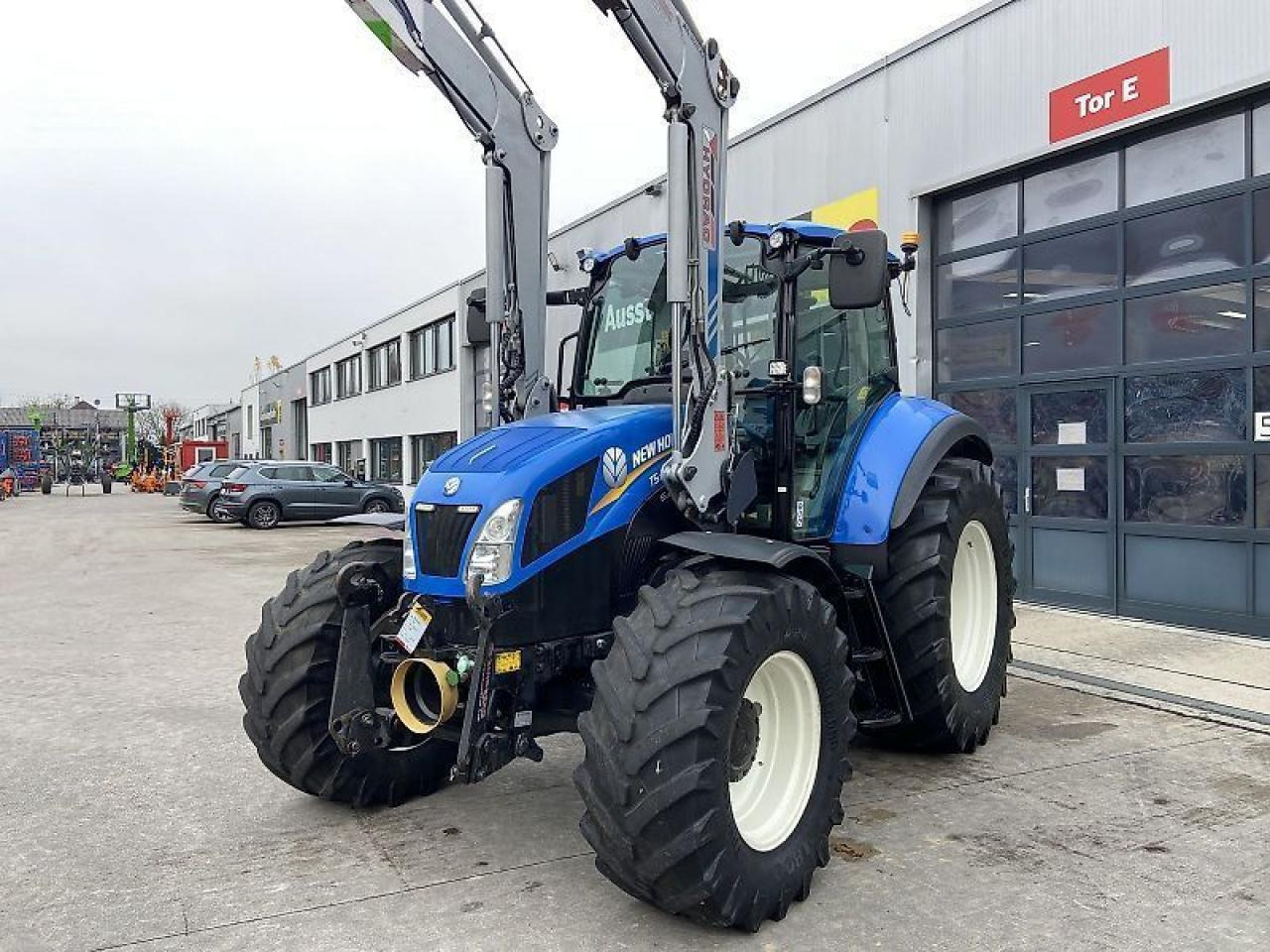 New Holland t5.105 electro command - Traktors: foto 2 New Holland t5.105 electro command - Traktors: foto 2