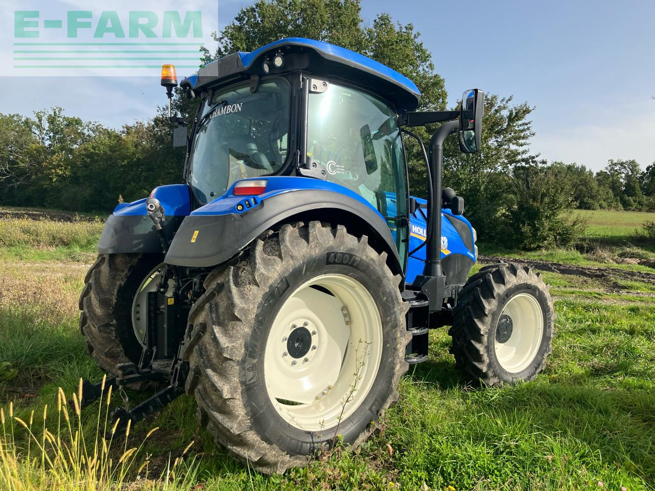 New Holland t5.110 - Traktors: foto 3 New Holland t5.110 - Traktors: foto 3