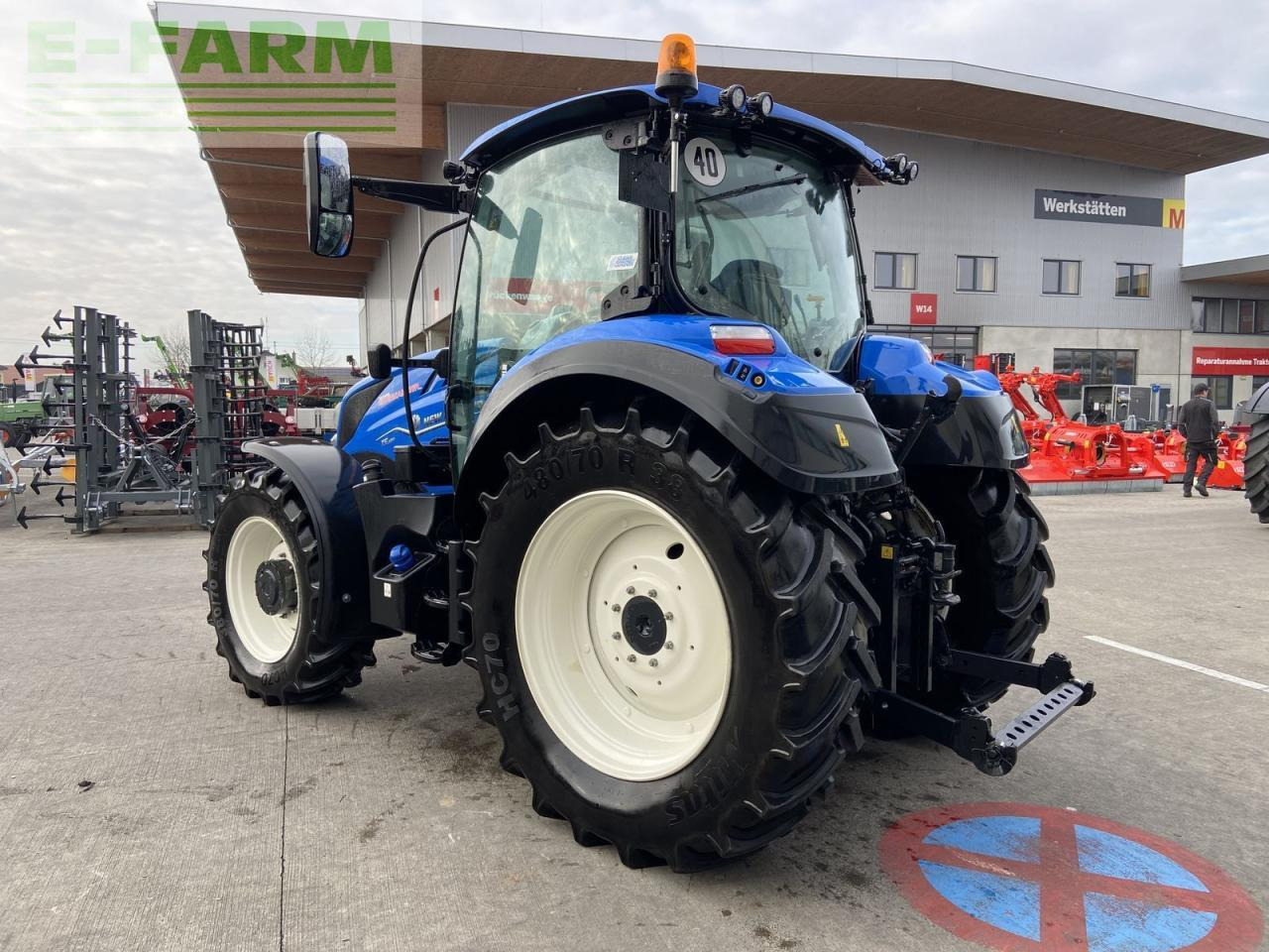 Traktors New Holland t5.120 dynamic command (stage v): foto 8