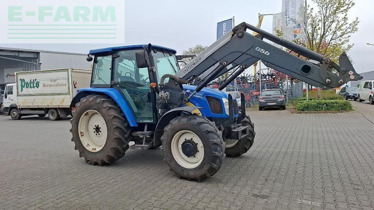 New Holland t5050 - Traktors: foto 4 New Holland t5050 - Traktors: foto 4
